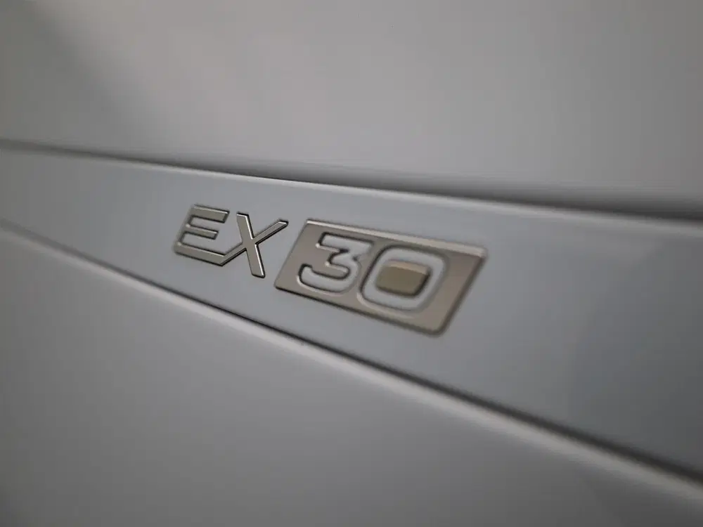 Volvo EX30 Single Motor Extended Range Core uit 2024, foto 14