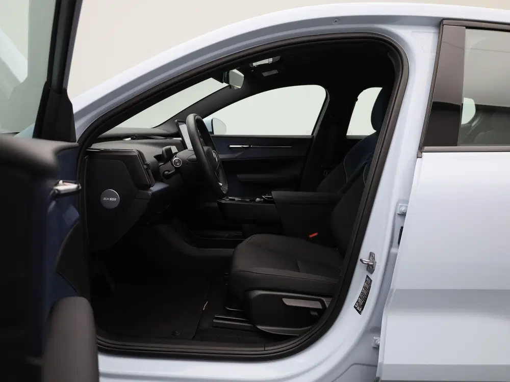 Volvo EX30 Single Motor Extended Range Core uit 2024, foto 9