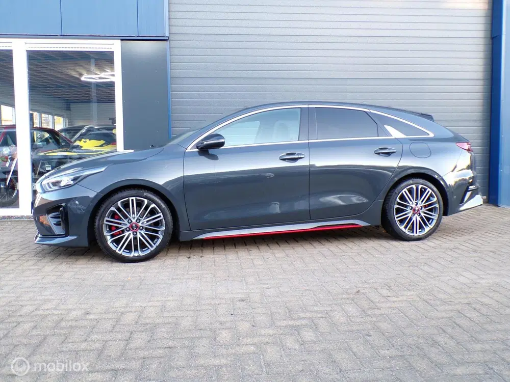 Kia ProCeed 1.6 T-GDI GT 205Pk uit 2019, foto 2
