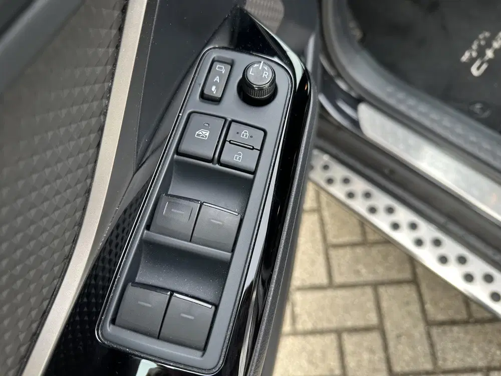 Toyota C-HR 2.0 Hybrid Executive uit 2022, foto 3