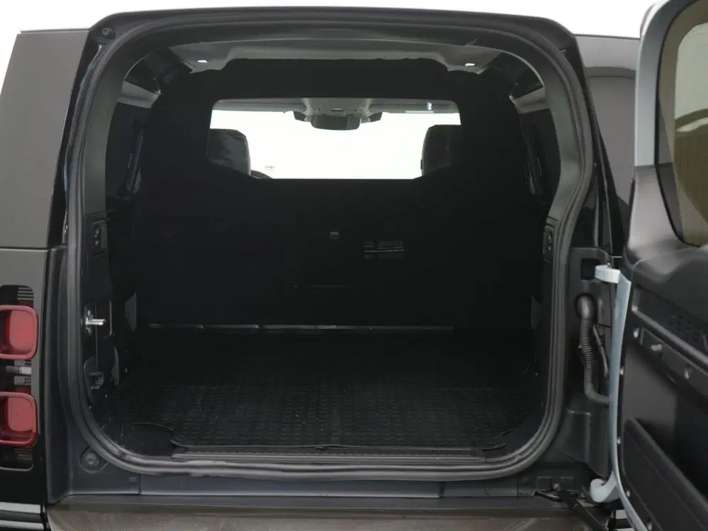 Land Rover Defender 3.0 D200 90 MHEV S Grijskenteken uit 202 uit 2021, foto 12