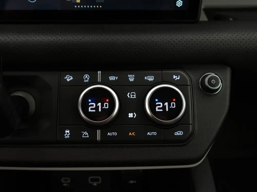 Land Rover Defender 3.0 D200 90 MHEV S Grijskenteken uit 202 uit 2021, foto 14
