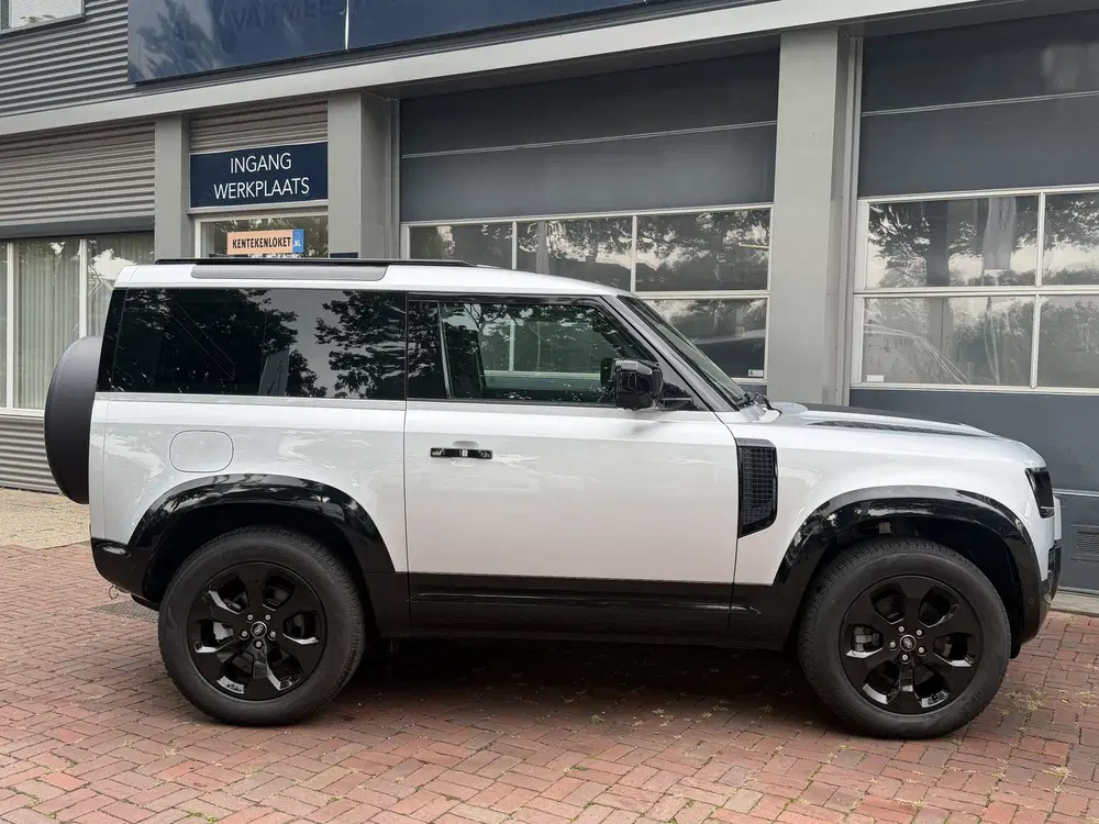 Land Rover Defender 3.0 D200 90 MHEV S Grijskenteken uit 202 uit 2021, foto 4
