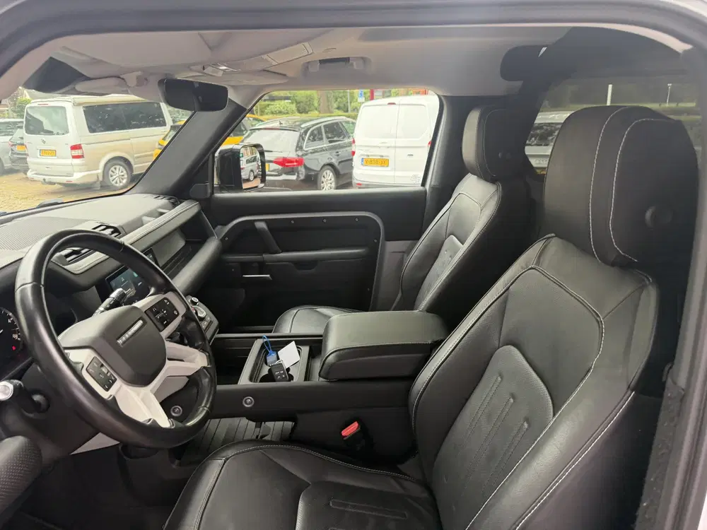 Land Rover Defender 3.0 D200 90 MHEV S Grijskenteken uit 202 uit 2021, foto 7