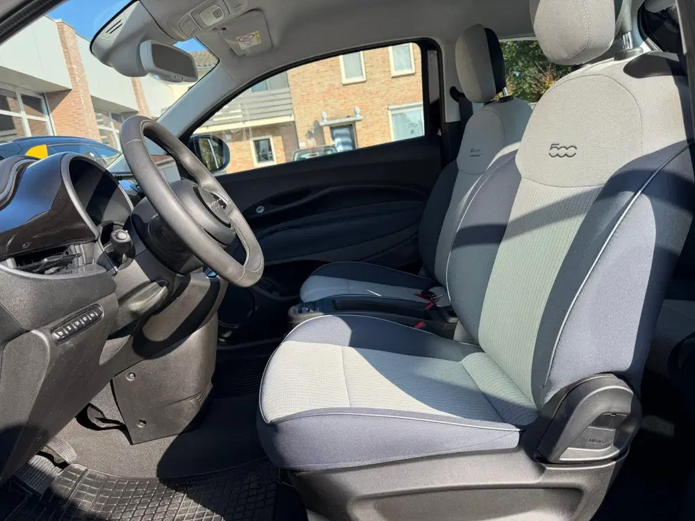 Fiat 500e 42 kWh uit 2020, foto 10