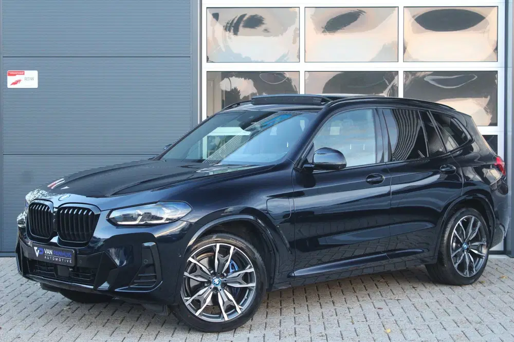 BMW X3 XDrive30e M-Sport Shadow uit 2023