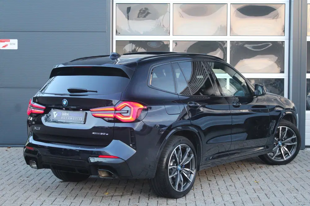 BMW X3 XDrive30e M-Sport Shadow uit 2023, foto 2