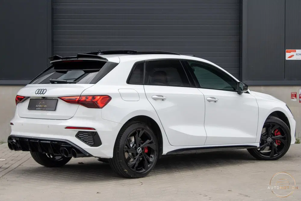 Audi A3 45 TFSIe S line Competition PANO MAXTON MA uit 2022, foto 2