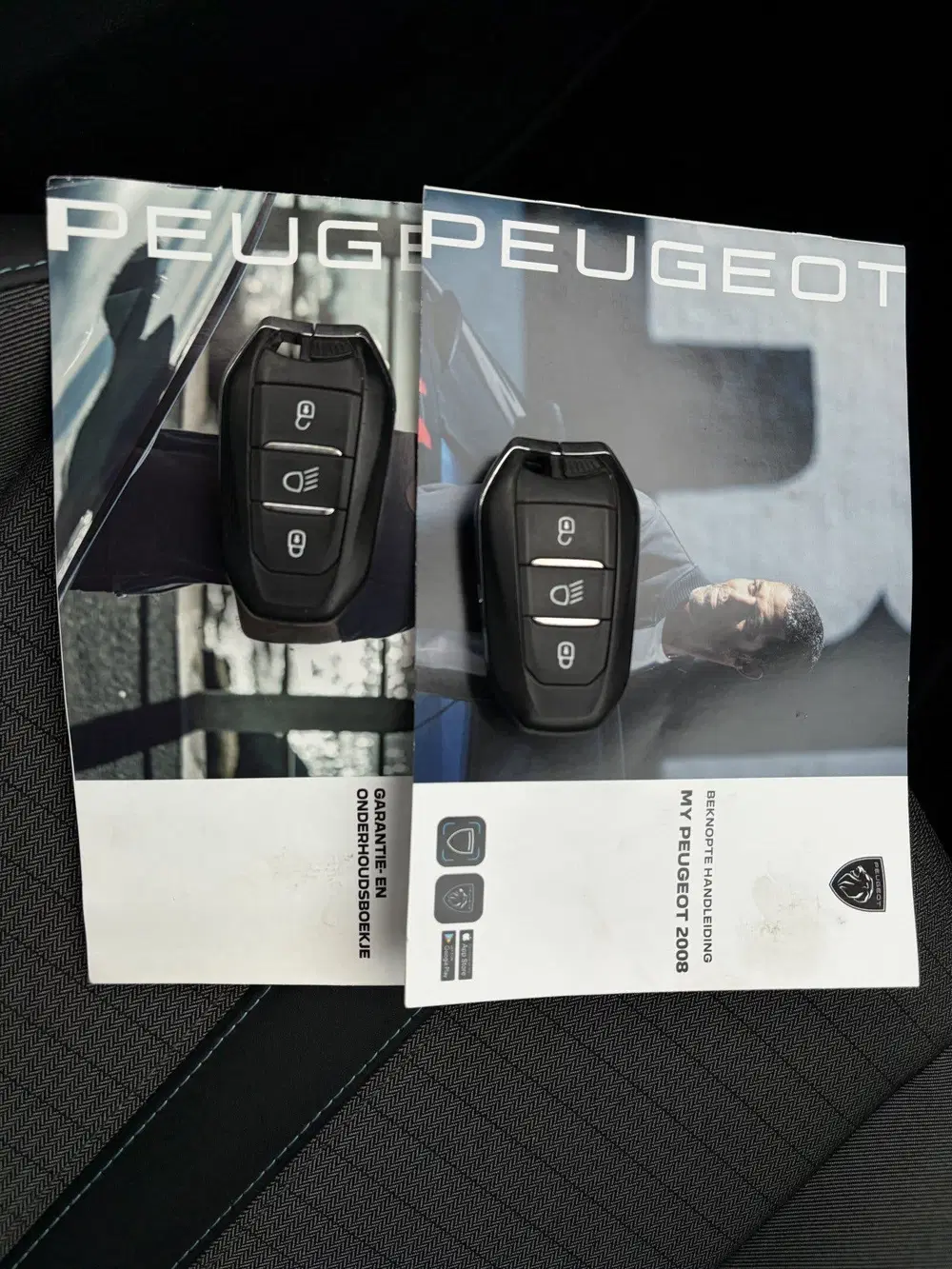 Peugeot 2008 1.2 Allure Pack Automaat uit 2022, foto 14