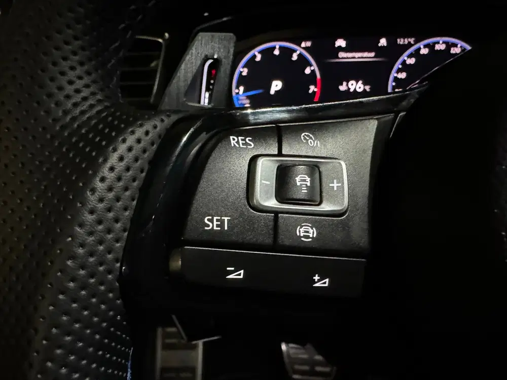 Volkswagen T-Roc 2.0 TSI 4Motion R Pano uit 2020, foto 12