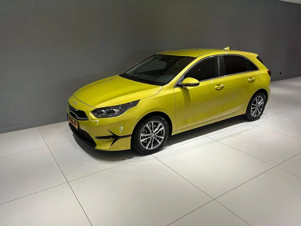 Kia Ceed 1.0 T-GDi 120pk DynamicPlusLine Unieke kms uit 2022, foto 2