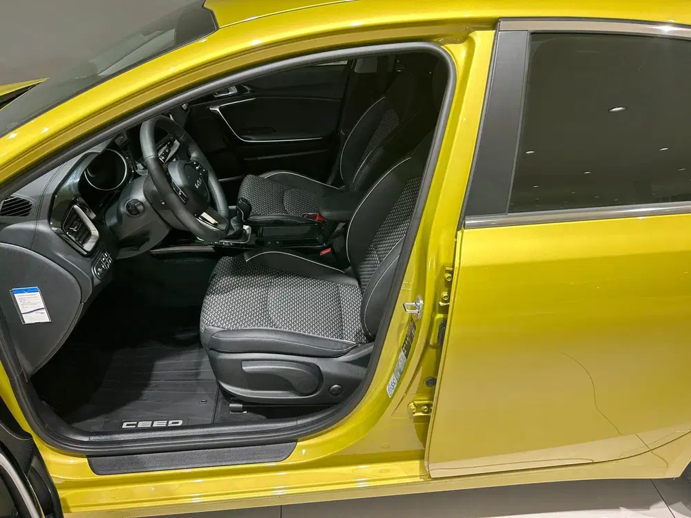 Kia Ceed 1.0 T-GDi 120pk DynamicPlusLine Unieke kms uit 2022, foto 5
