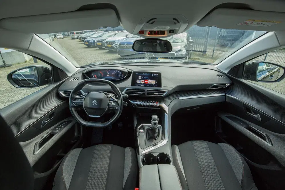Peugeot 3008 1.2 PureTech Active uit 2019, foto 12