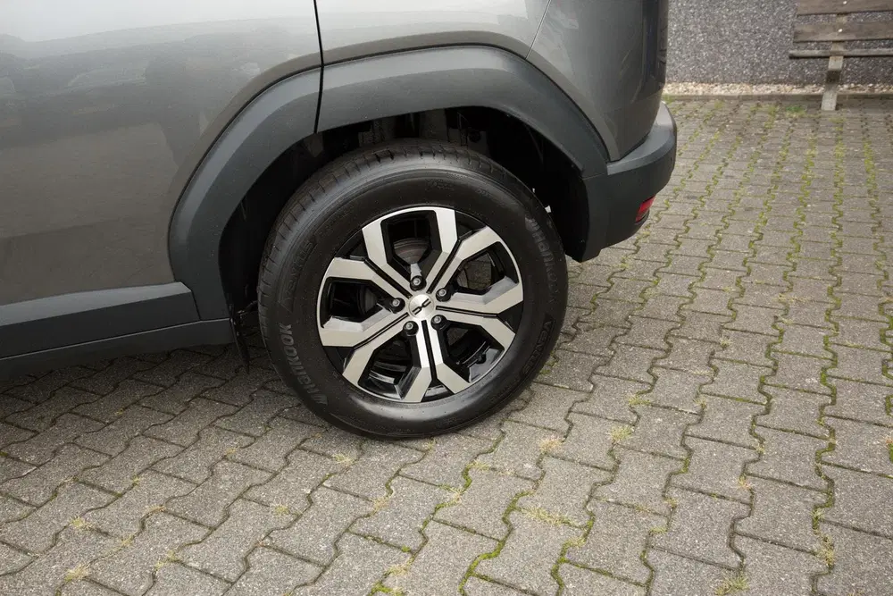 Dacia Duster 1.6 Hybrid 140 Expression uit 2025, foto 3