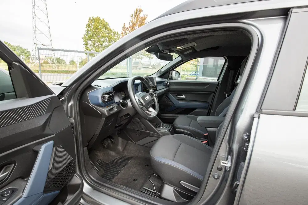 Dacia Duster 1.6 Hybrid 140 Expression uit 2025, foto 4