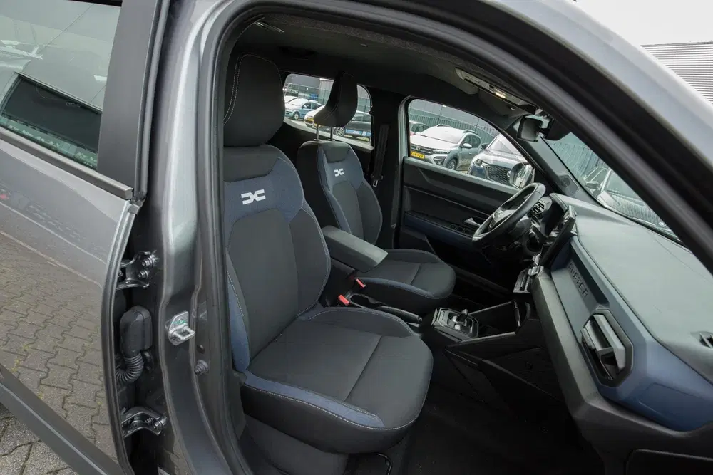 Dacia Duster 1.6 Hybrid 140 Expression uit 2025, foto 9