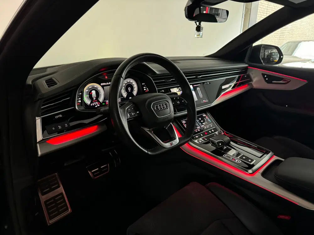 Audi Q8 60 TFSI e quattro S Line Compet Pano uit 2023, foto 11