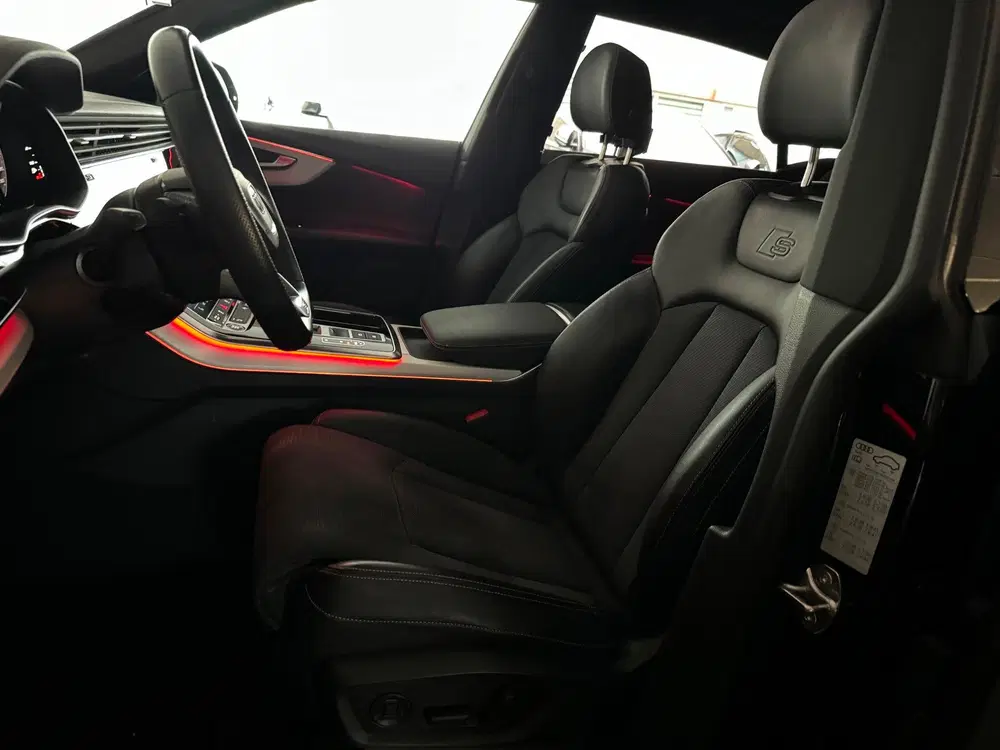 Audi Q8 60 TFSI e quattro S Line Compet Pano uit 2023, foto 12