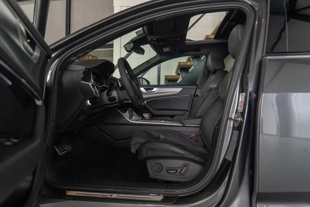 Audi A6 55 TFSI e quattro S-line 367PK uit 2023, foto 6