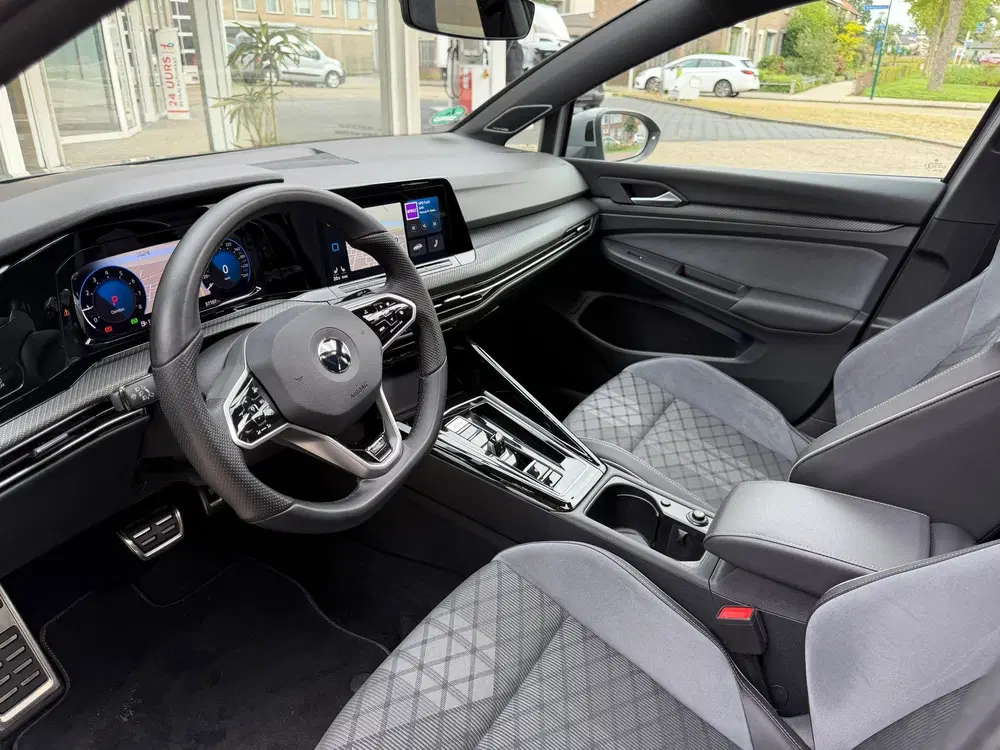 Volkswagen Golf 1.5 eTSI R-Line uit 2022, foto 10