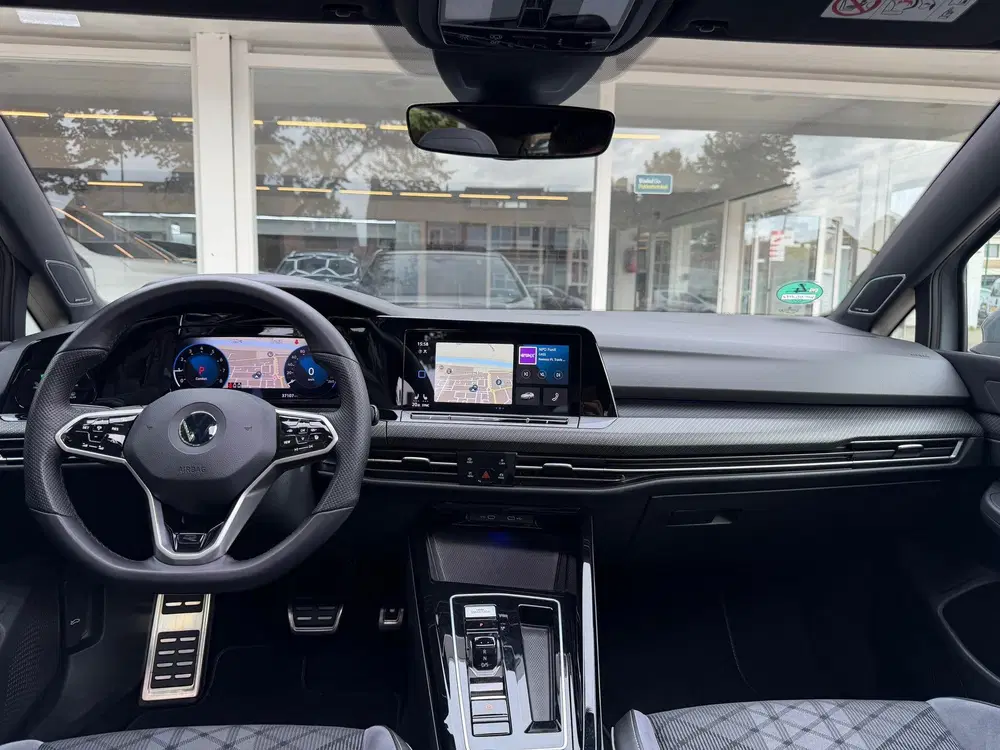Volkswagen Golf 1.5 eTSI R-Line uit 2022, foto 13