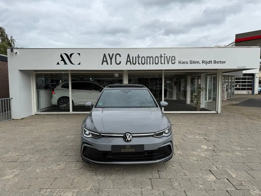 Volkswagen Golf 1.5 eTSI R-Line uit 2022, foto 2