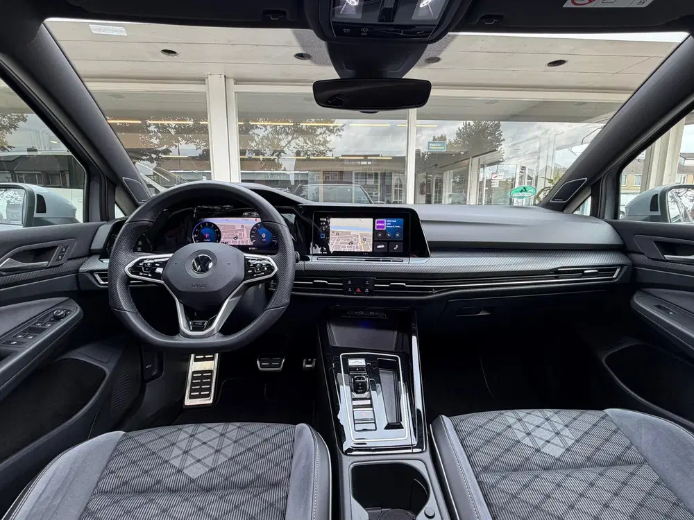 Volkswagen Golf 1.5 eTSI R-Line uit 2022, foto 3