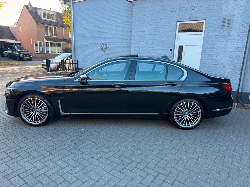 BMW 7-serie 745e uit 2021, foto 6