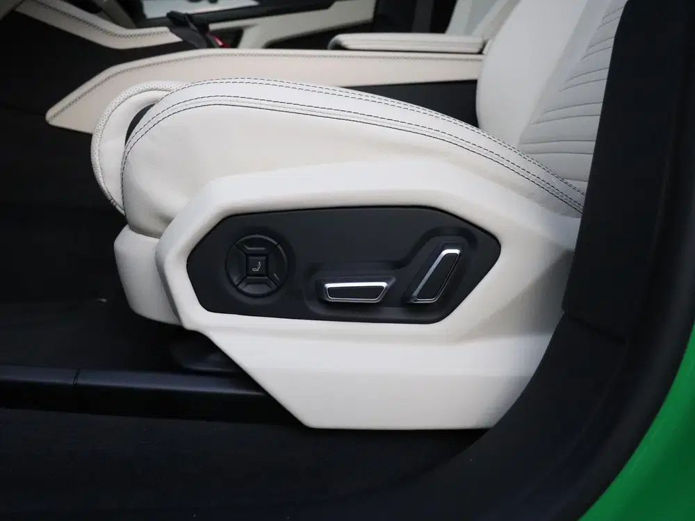 Lamborghini Urus 4.0 V8 Hybrid SE VERDE VIPER uit 2026, foto 13