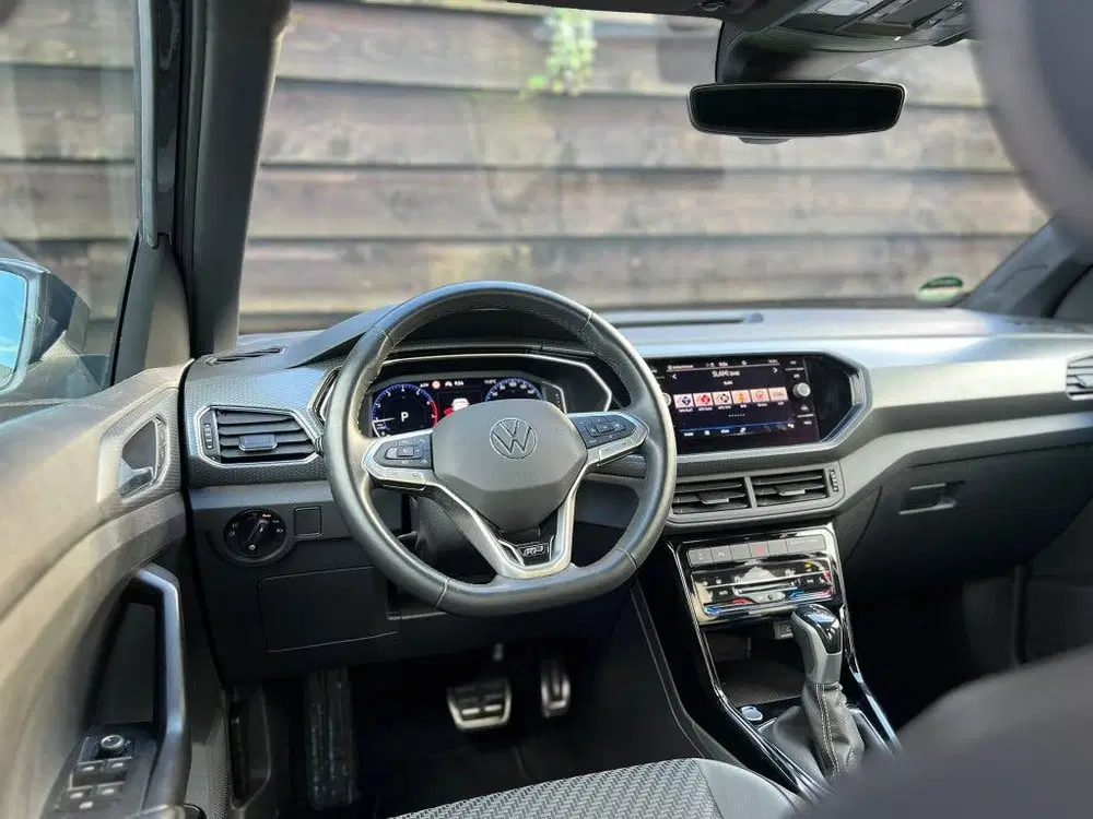 Volkswagen T-Cross 1.5TSI 150pk DSG R-Line uit 2022, foto 11