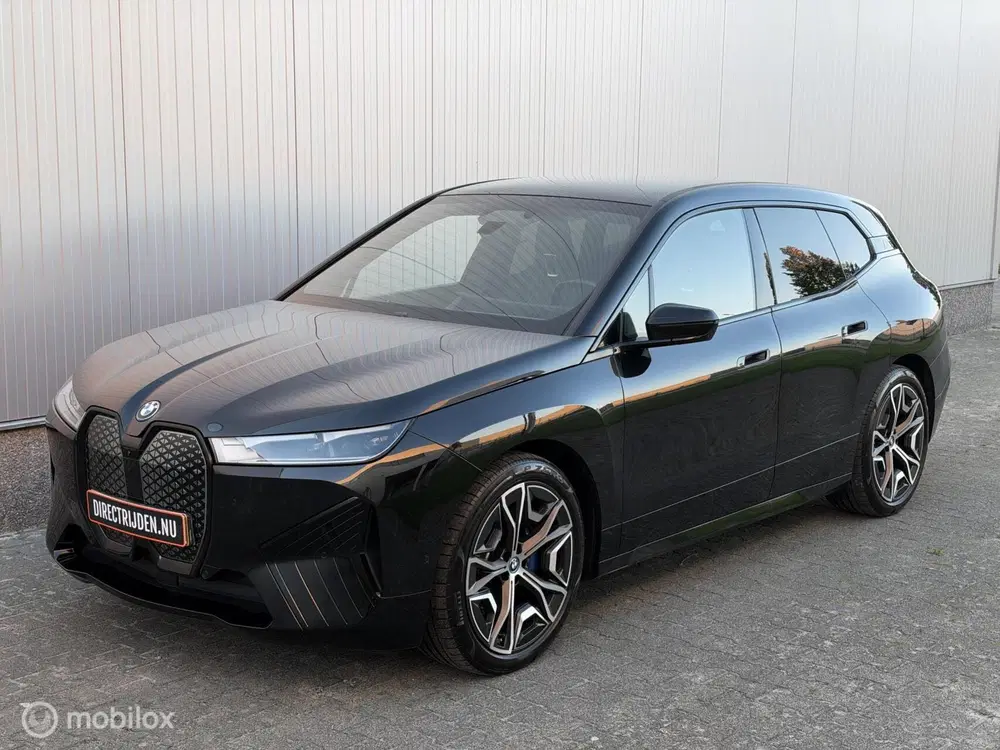 BMW iX xDrive40 uit 2022, foto 14