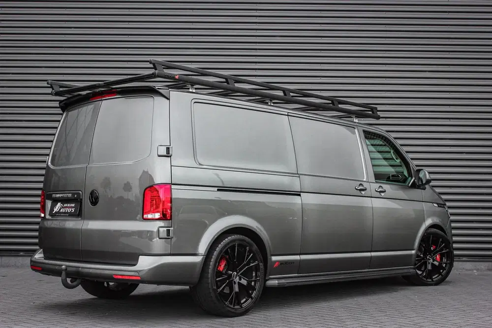 Volkswagen Transporter 2.0 TDI L2H1 150PK DSG JB- EDITION uit 2023, foto 3