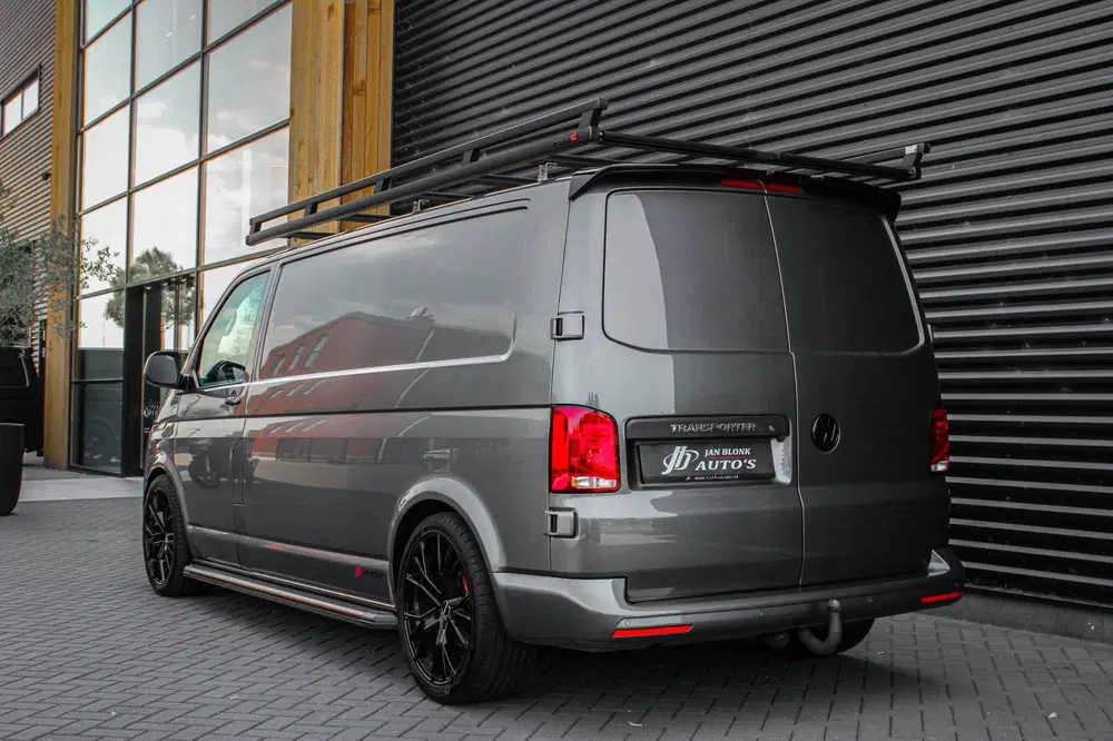 Volkswagen Transporter 2.0 TDI L2H1 150PK DSG JB- EDITION uit 2023, foto 9