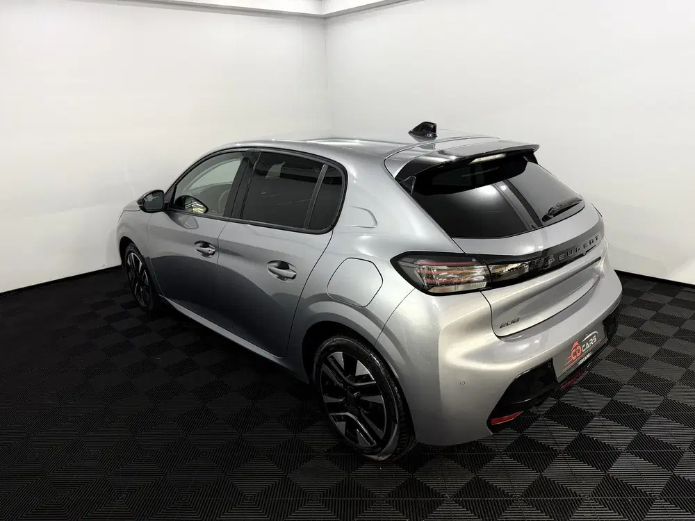 Peugeot 208 1.2 PureTech 100 GT Parkeersensoren uit 2025, foto 4