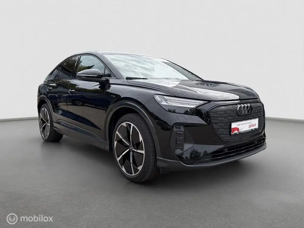 Audi Q4 e-tron 40 S LINE I Sonos I Matrix I uit 2022, foto 2
