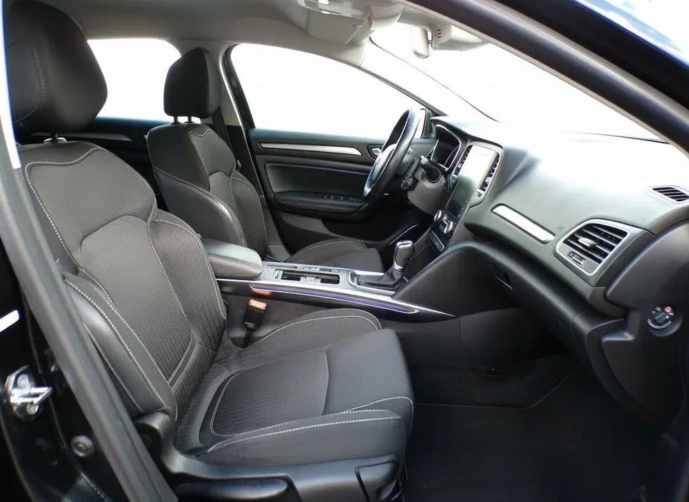 Renault Megane Mégane Estate 1.3 TCe Limited uit 2020, foto 12