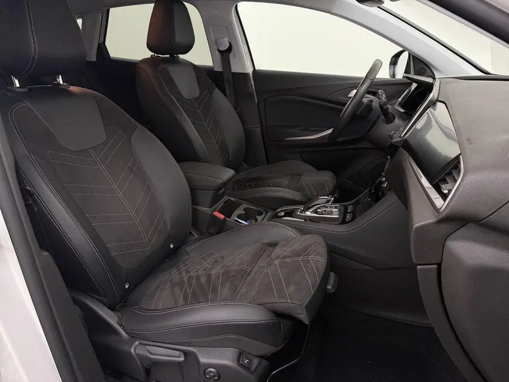 Opel Grandland 1.6T 225pk PHEV Ultimate Alcantara uit 2025, foto 4