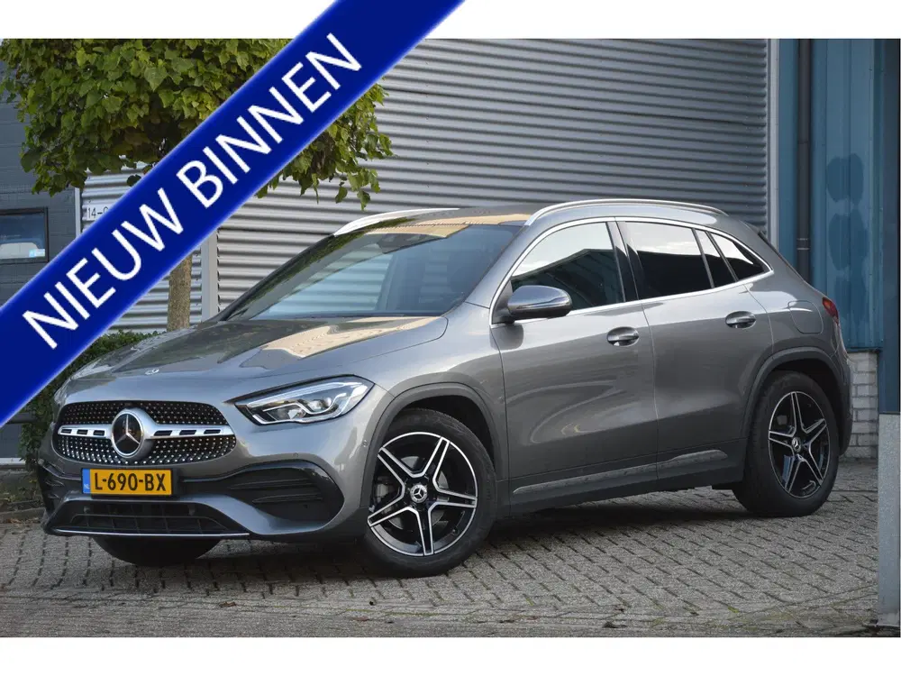 Mercedes-Benz GLA GLA 200 AMG Line PANORAMADAK uit 2020