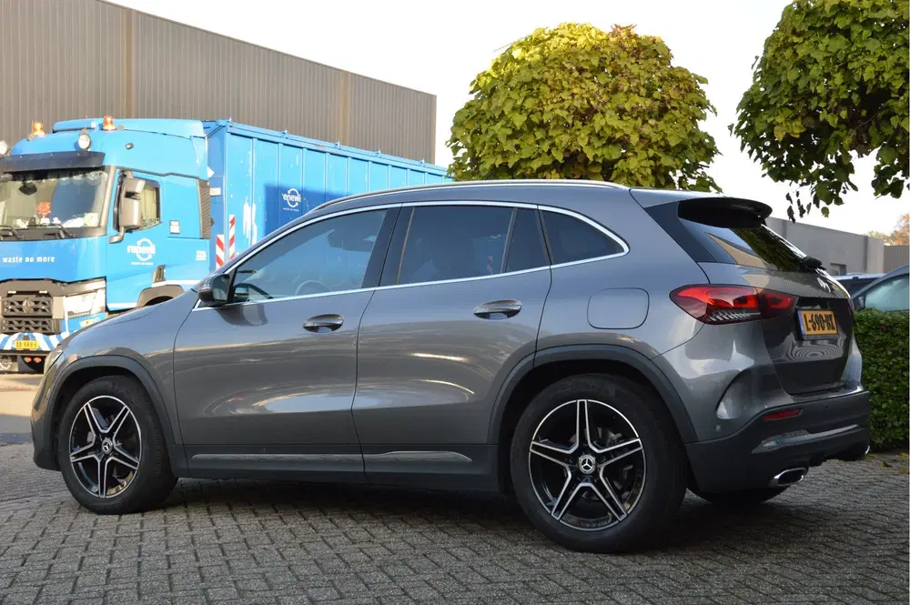 Mercedes-Benz GLA GLA 200 AMG Line PANORAMADAK uit 2020, foto 10