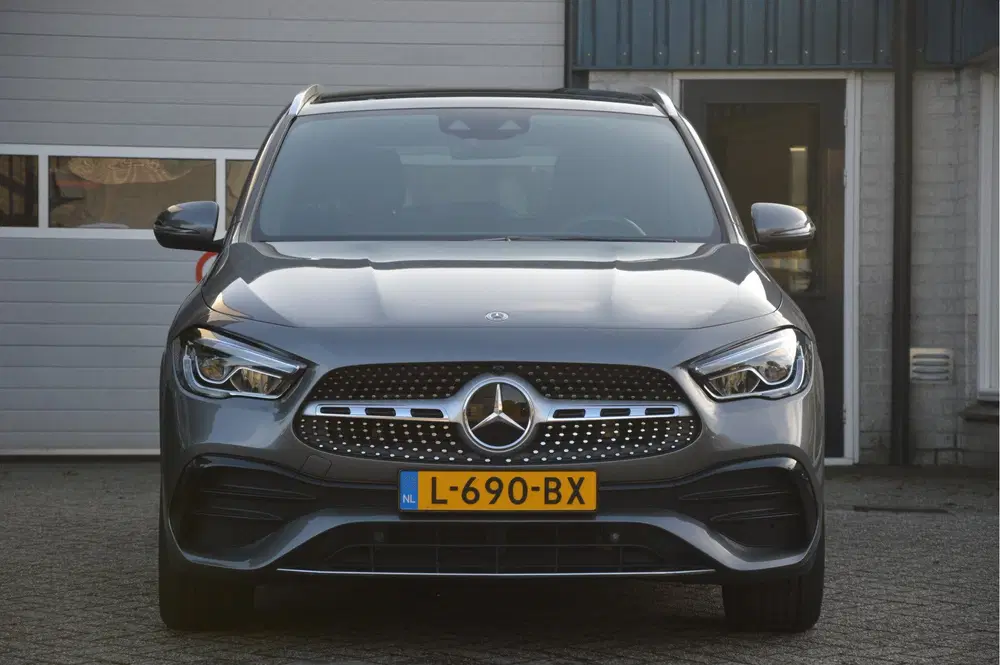 Mercedes-Benz GLA GLA 200 AMG Line PANORAMADAK uit 2020, foto 8