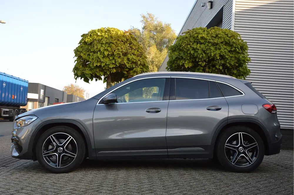 Mercedes-Benz GLA GLA 200 AMG Line PANORAMADAK uit 2020, foto 9