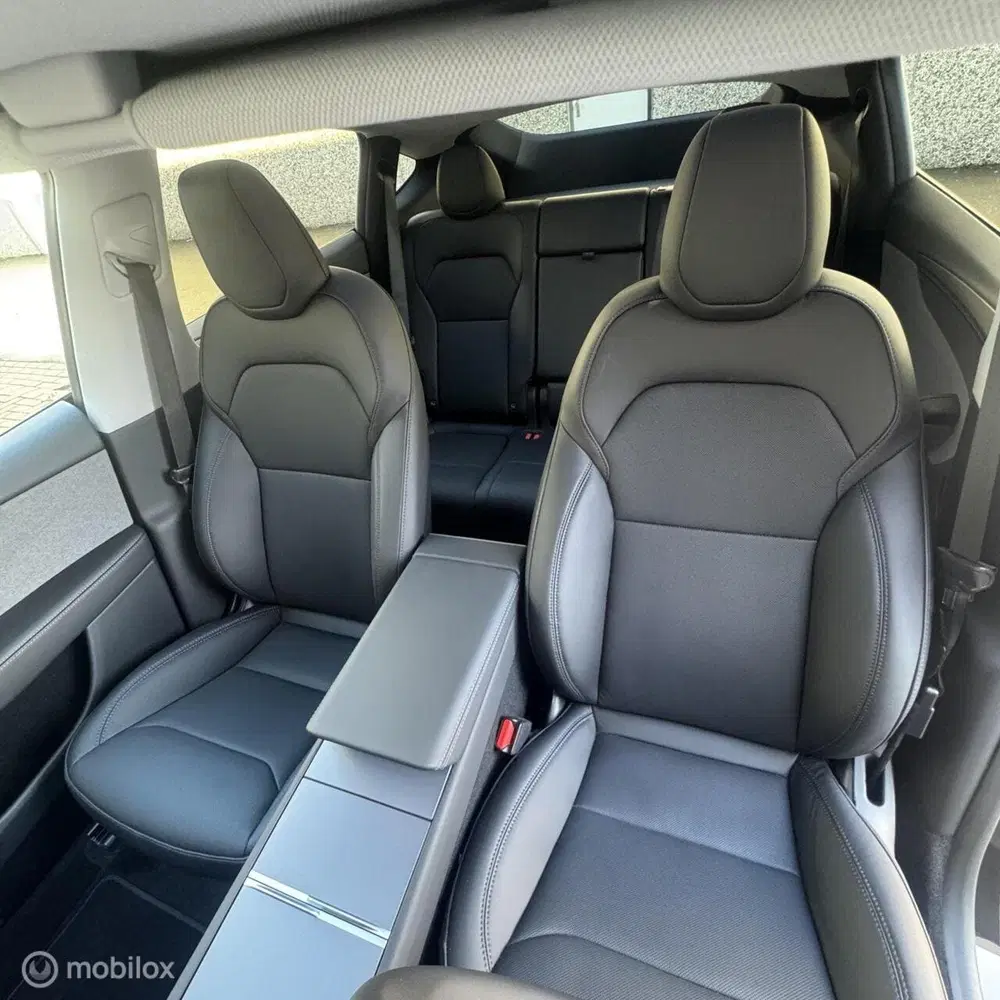 Tesla Model Y Long Range RWD JUNIPER + IAP + HW4 + SOH 9 uit 2025, foto 9