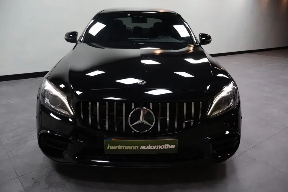 Mercedes-Benz C-Klasse AMG-LINE uit 2019, foto 2