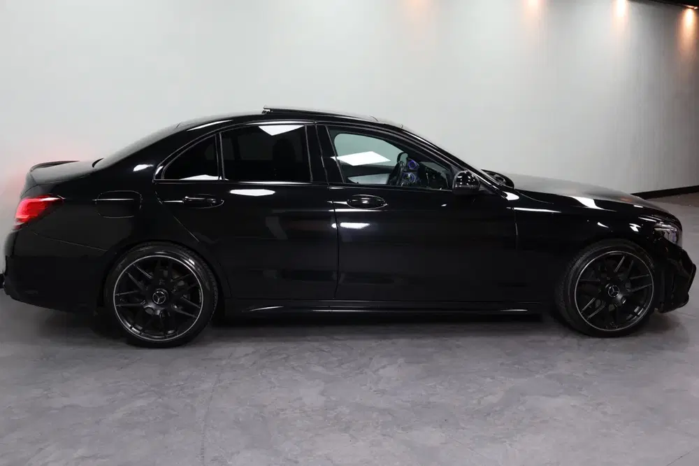 Mercedes-Benz C-Klasse AMG-LINE uit 2019, foto 3