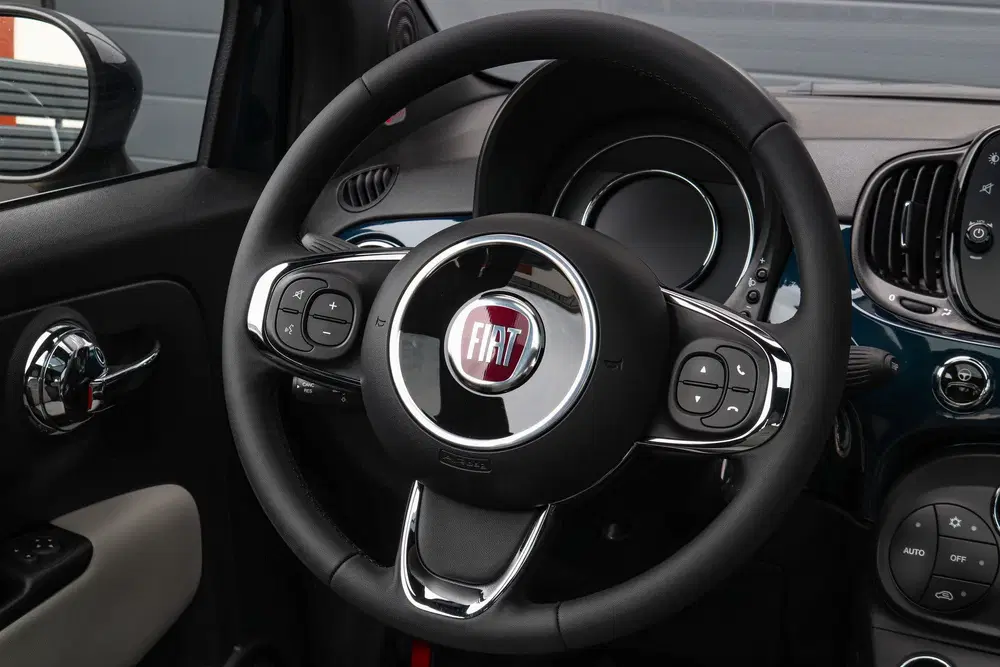 Fiat 500 1.0 Hybrid Dolcevita Navi Pano Beats audio uit 2022, foto 10