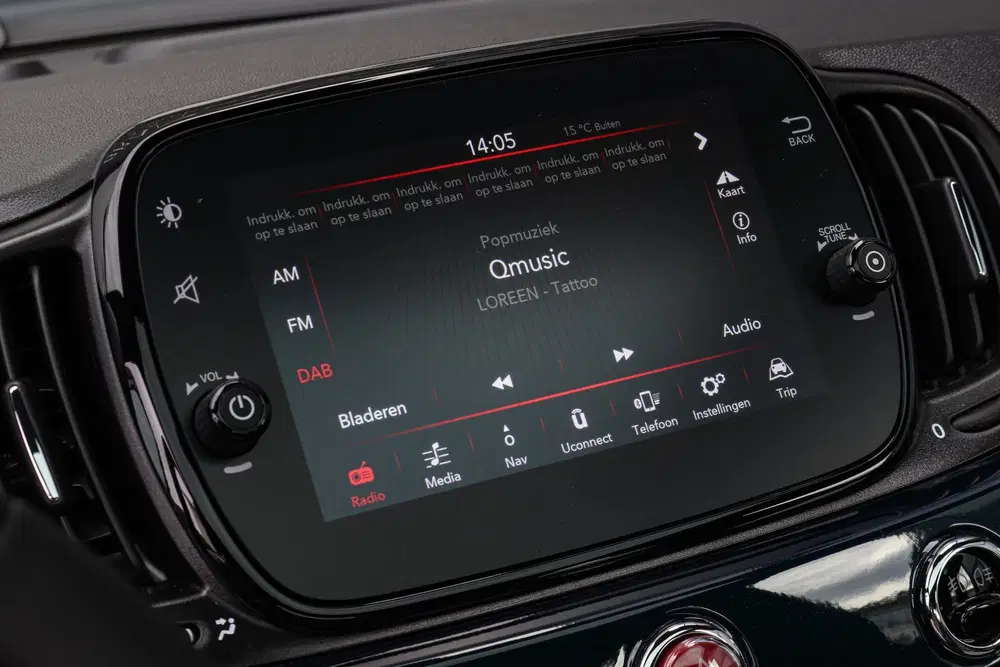 Fiat 500 1.0 Hybrid Dolcevita Navi Pano Beats audio uit 2022, foto 13