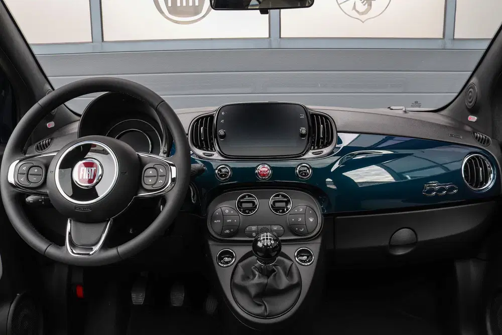 Fiat 500 1.0 Hybrid Dolcevita Navi Pano Beats audio uit 2022, foto 9