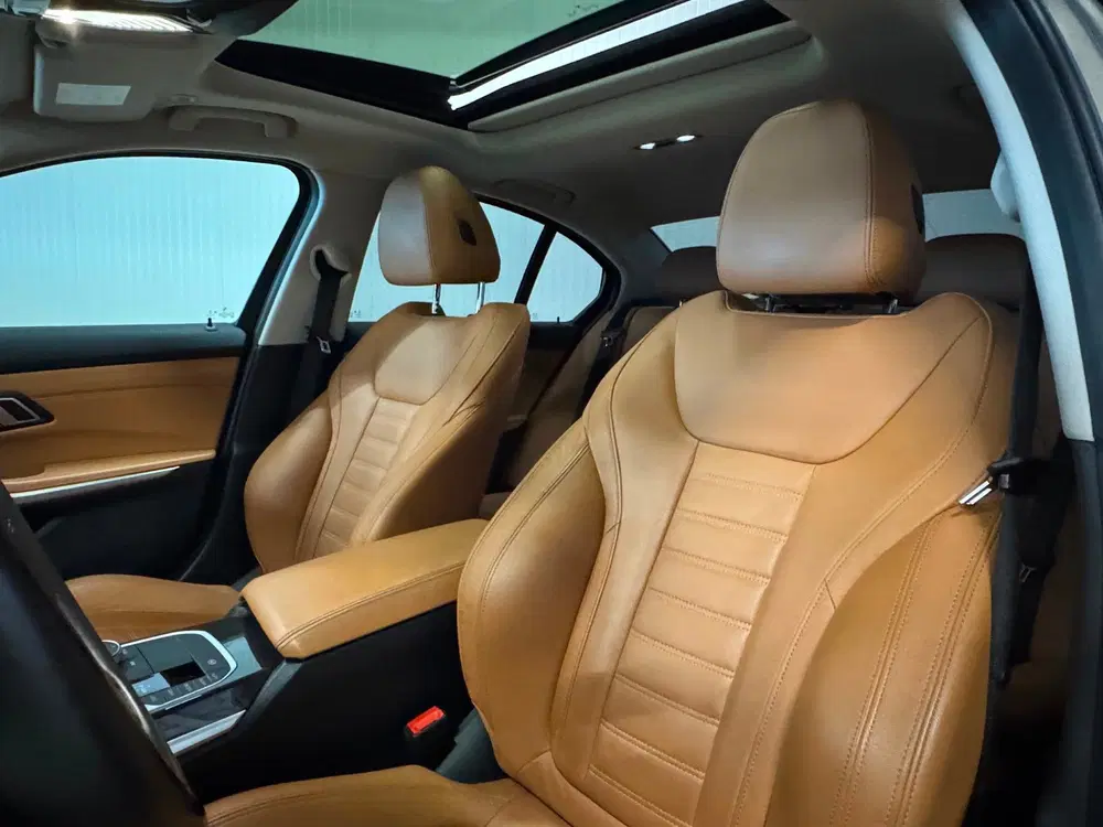 BMW 3-serie 330e High Executive uit 2019, foto 4