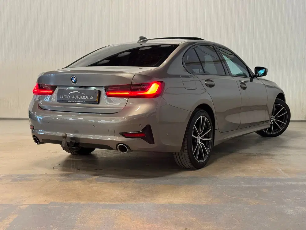 BMW 3-serie 330e High Executive uit 2019, foto 8