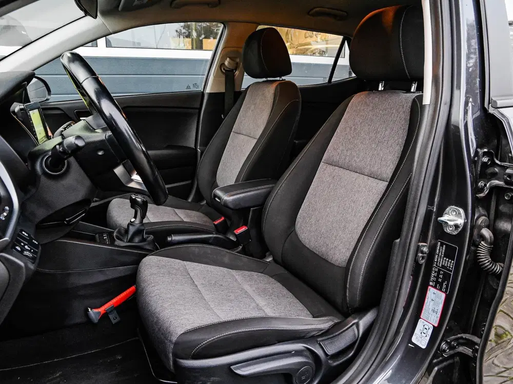 Kia Stonic 1.0 T-GDi DynamicLine uit 2020, foto 5